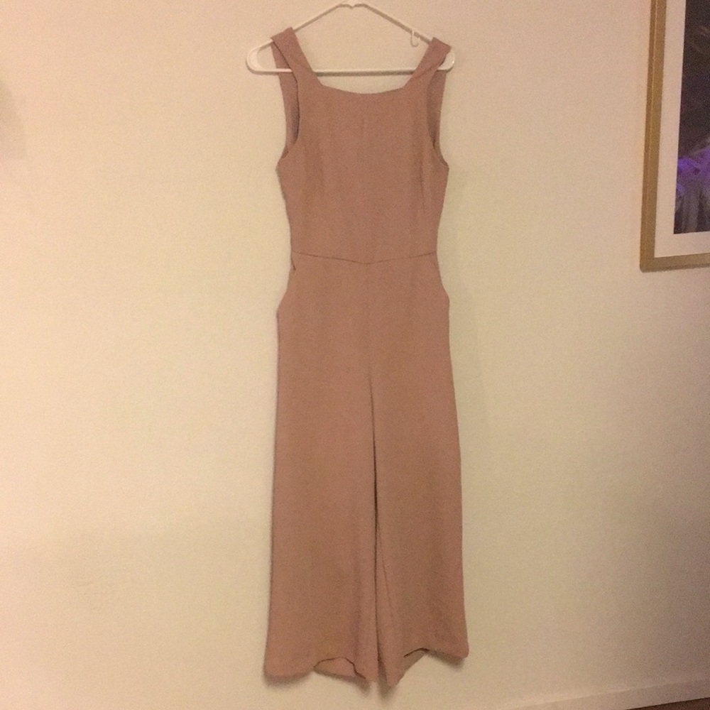 Aritzia Wilfred
Écoulement Jumpsuit Blush pink